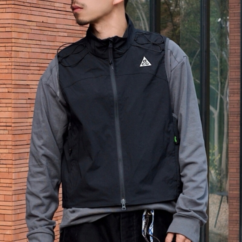 Nike Acg Men's Multi-Pocket Functional Outdoor Trendy Breathable Sports Casual Vest Hv0601-010 Nike Acg Men's Multi-Pocket Functional Outdoor Trendy Breathable Sports Casual Vest Hv0601-010