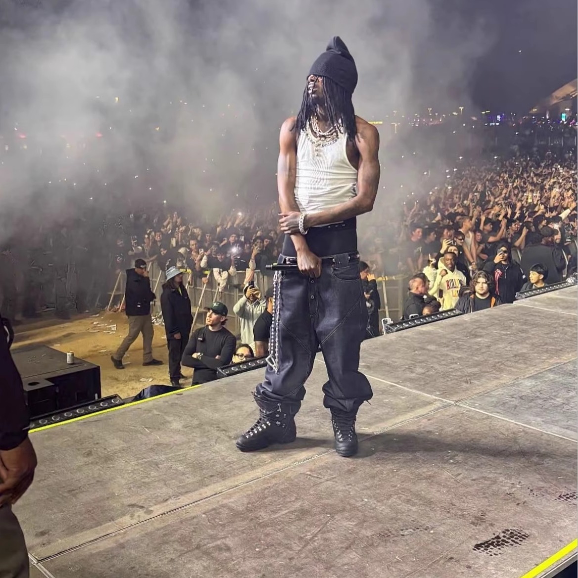 [Playboycarti同じスタイル] HEスタイルのハイキングブーツ機能的なストラップハードウェアハイキングブーツ