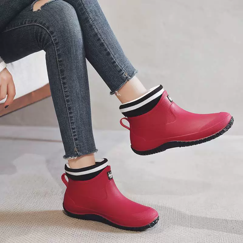 Giày đi mưa mùa hè của phụ nữ thời trang giày đi mưa ngắn cộng với nhung cotton overshoes nhà bếp giày cao su chống trượt miệng cạn ủng nước ấm cắt thấp - Rainshoes