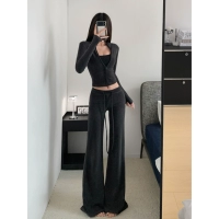 Темно-серый (брюки слегка расклешенные)