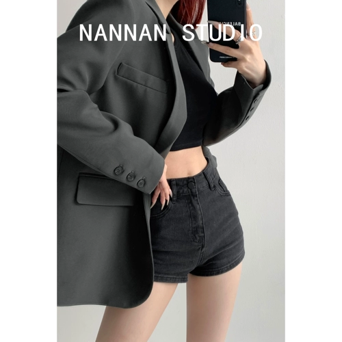 Дизайнерский черный пиджак классического кроя, осенние наплечники, тренд сезона