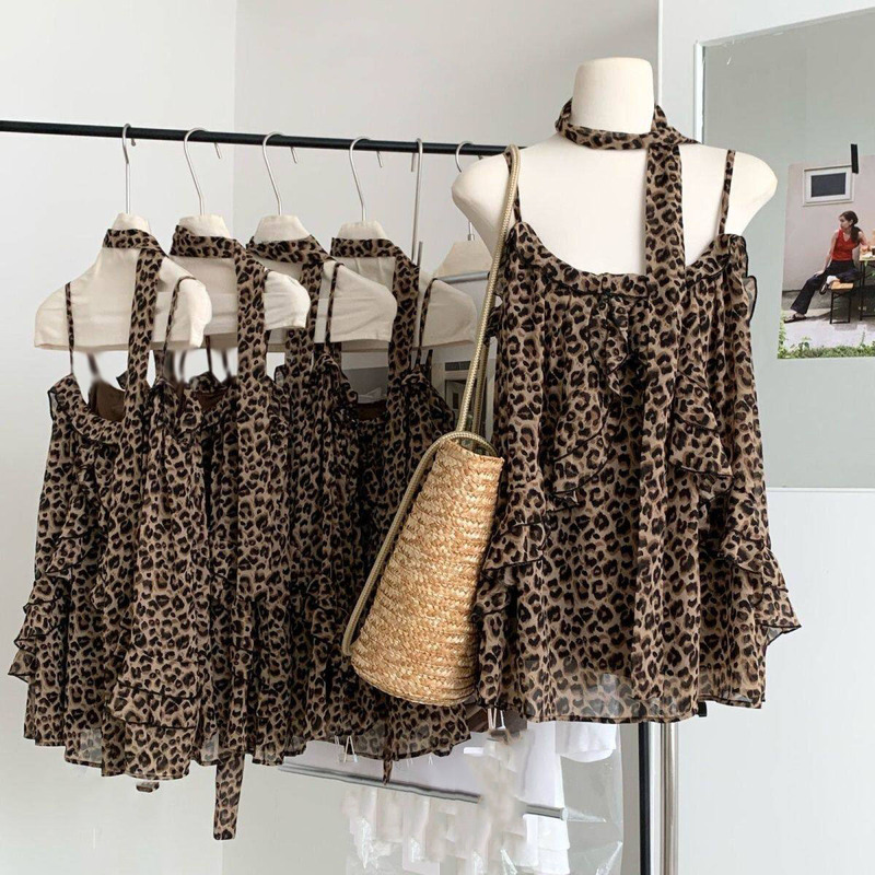 2026 Niche Korean Retro Leopard Print Halter Neck Strapless Sleeveless Camisole Women's Fashion Age-Reducing Top ins Trend 2026 Niche Korean Retro Leopard Print Halter Neck Strapless Sleeveless Camisole Women's Fashion Age-Reducing Top ins Trend