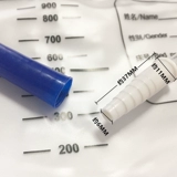 Парализованные пациенты с мочеиспусканием с мочеиспусканием с медицинской одноразовой спальней пожилые люди Интегрировали поставки недержания мочи мочи в моче