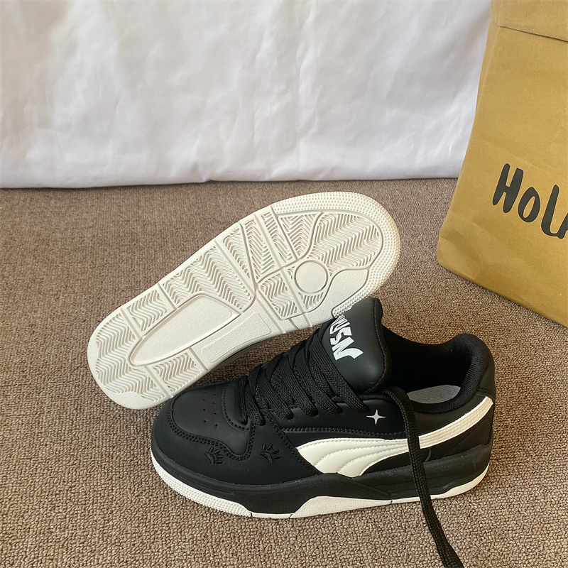 Original Retro Black and White Couple's Loafers Men's Ins Trend 2026 Spring New Versatile Sports Casual Sneakers