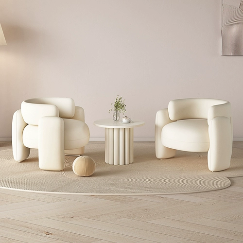 Интернет -знаменитость одиночного председателя по гостевой зоне стола переговоров о переговорах и магазинах комбинированных председателей и магазинов досуга