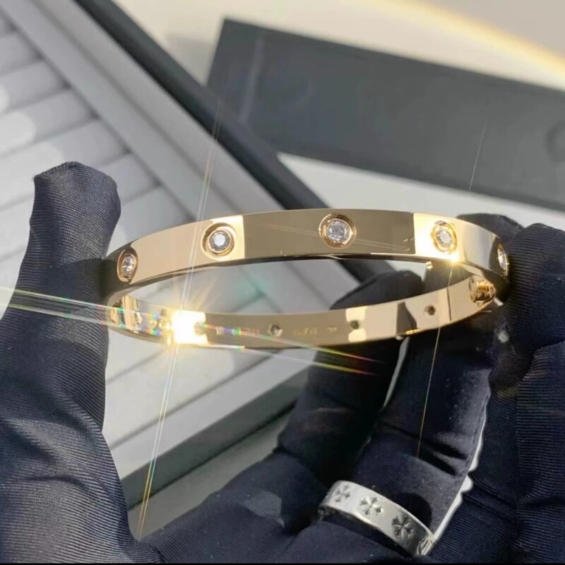 Love Bracelet for Couples, Same Style for Men and Women, 18K Rose Gold with Diamonds, High-Quality Version, Non-Fading Screwdriver Bracelet Love Bracelet for Couples, Same Style for Men and Women, 18K Rose Gold with Diamonds, High-Quality Version, Non-Fading Screwdriver Bracelet