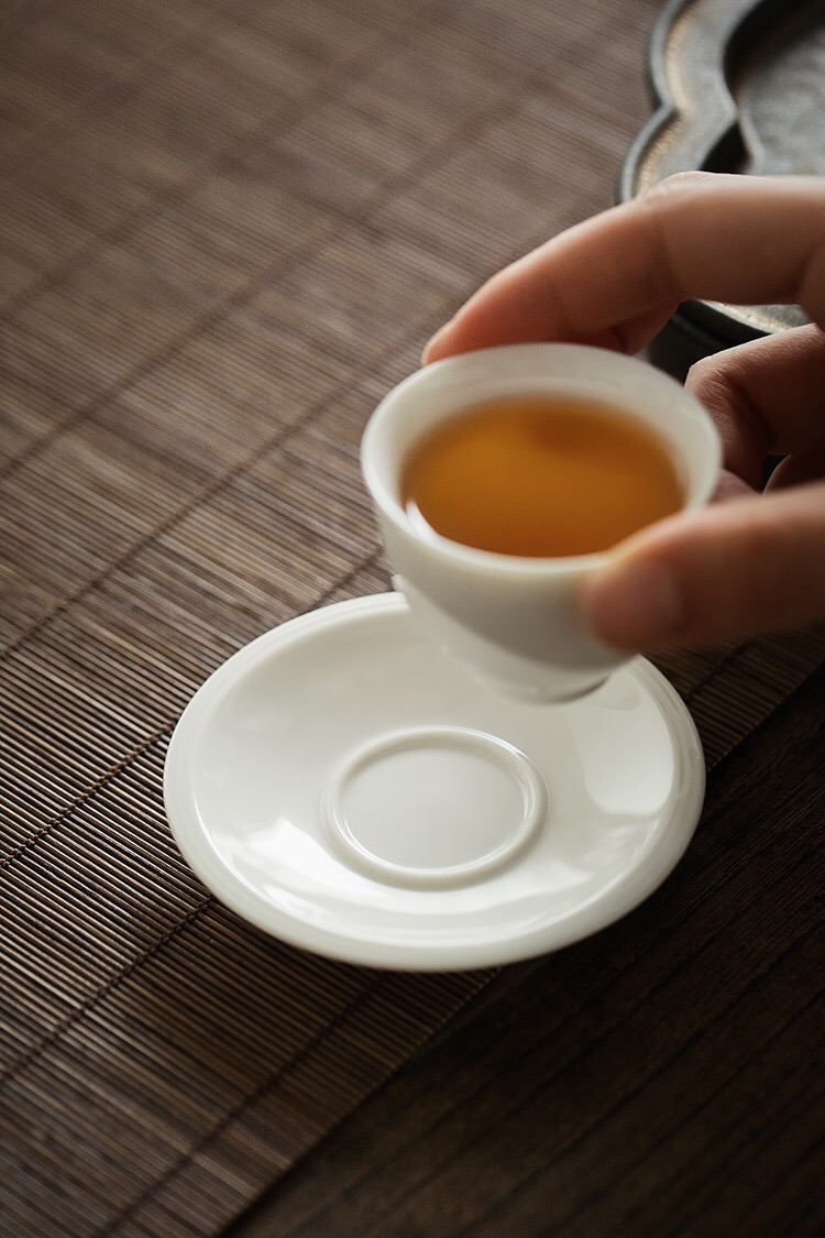 Don difference up dehua white porcelain cup holder saucer saucer ceramic office household kung fu tea accessories tea cup mat