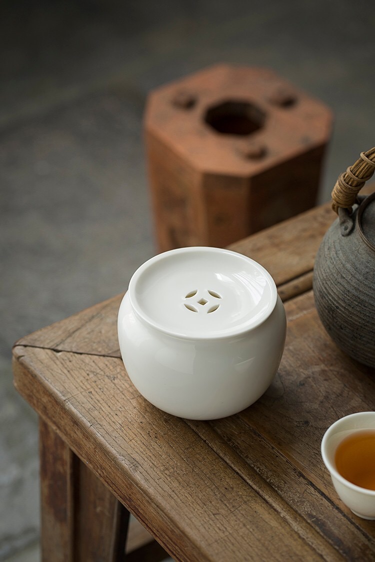 Tang dehua white porcelain tea wash water, after the household Japanese have the ceramic cover small built water tea accessories tea taking with zero