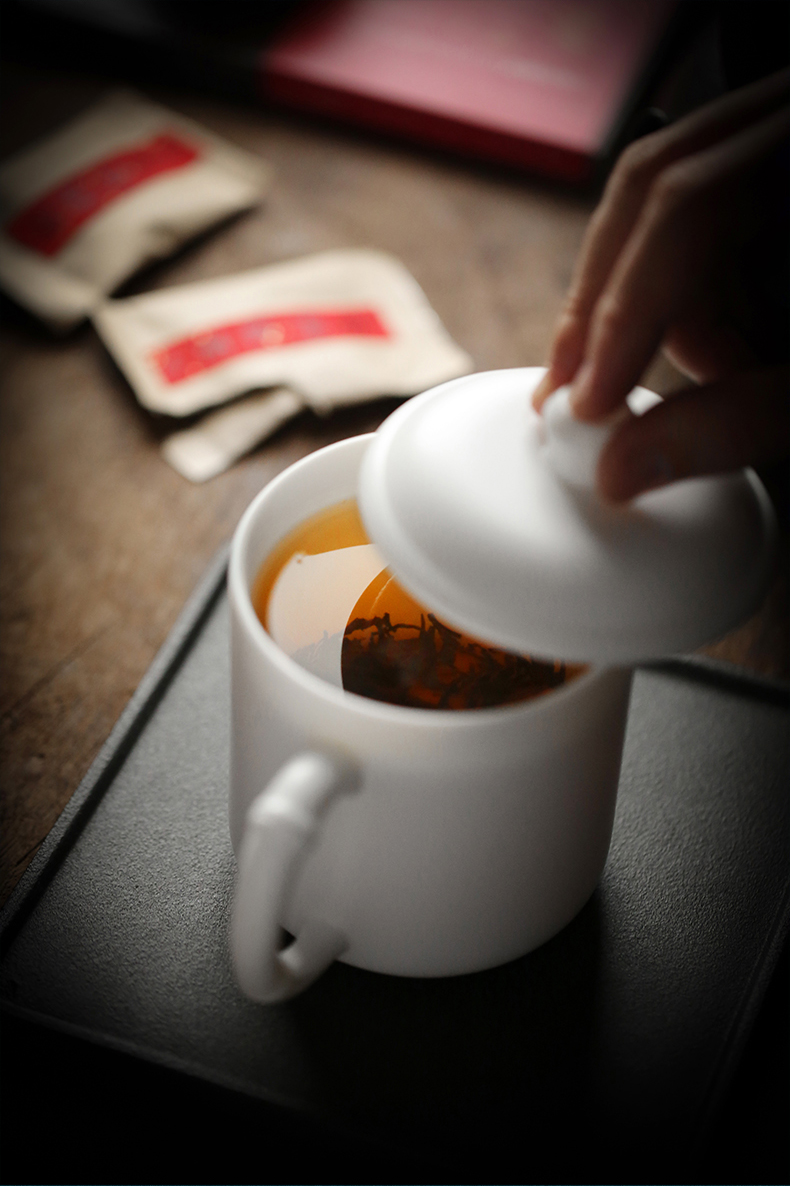 Don difference up suet jade white porcelain craft ceramic cups gift cups with cover cup boss make tea cup office meeting