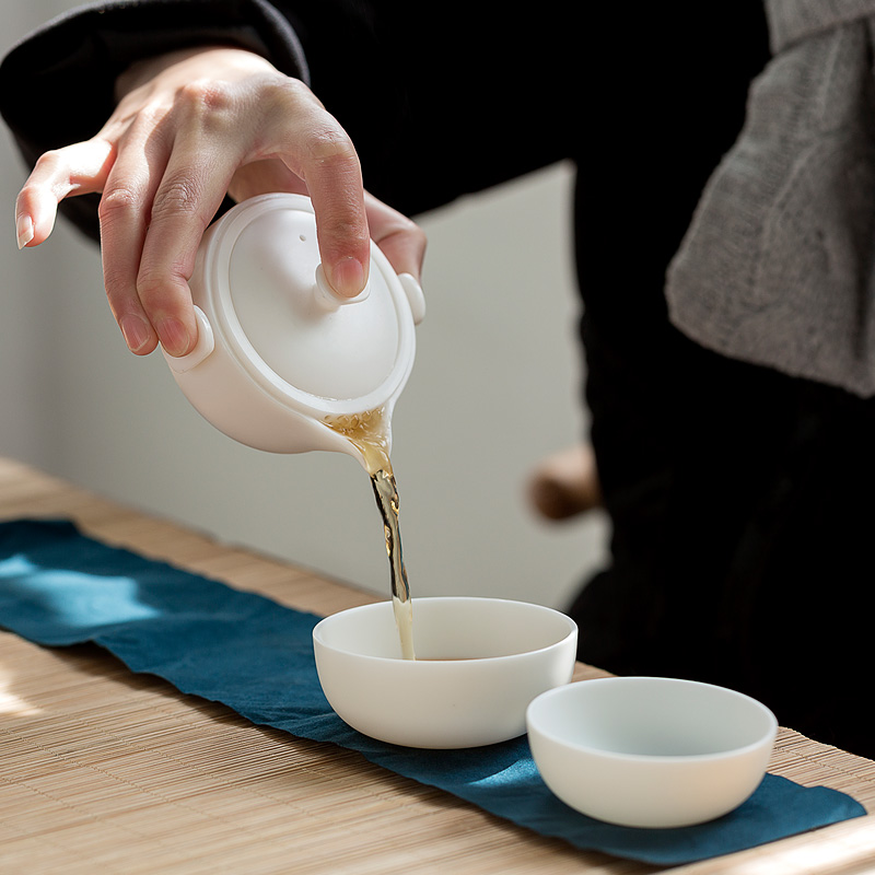 Don difference up dehua white porcelain a pot of 2 cup crack cup portable package travel tea set teapot kung fu tea cups