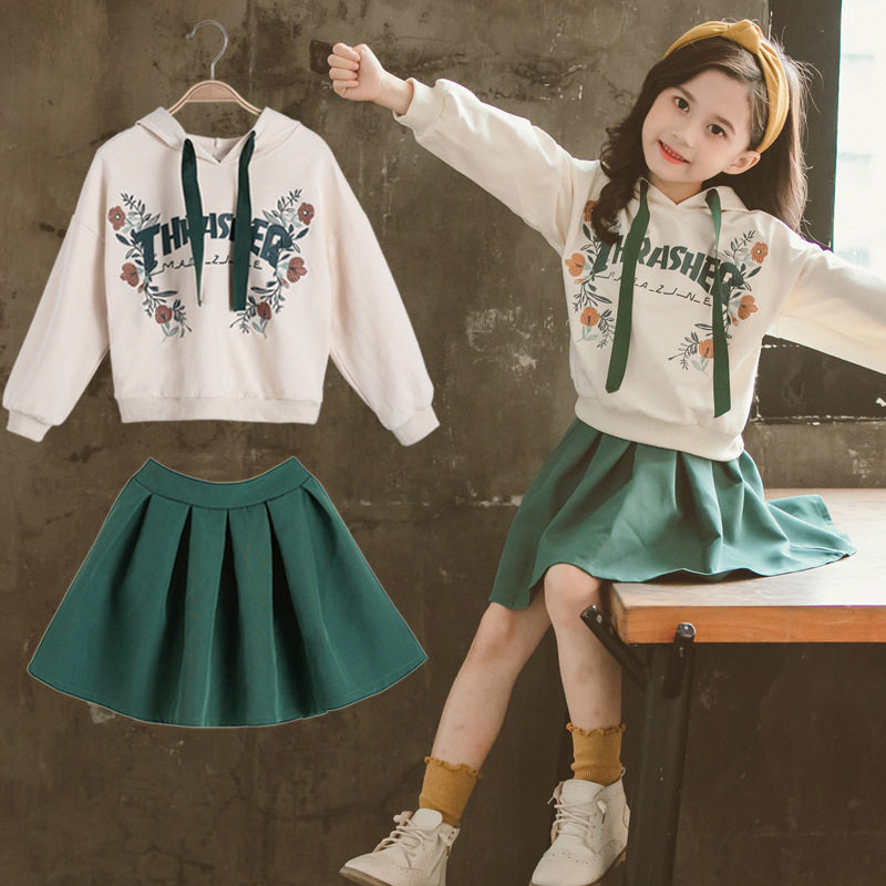 UK Next Kiss girl's sleeve dress 22 spring new CUHK child flowers Lianhood sports shirt short dress Two sets