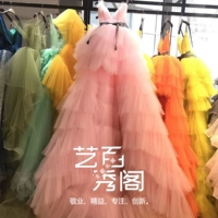 Розовый спереди и короткий хвост