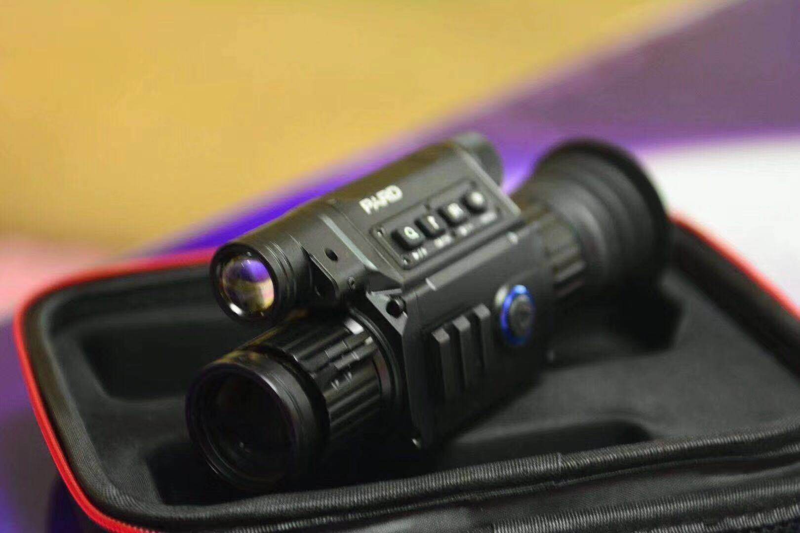 PARD Prede NV008 digital night vision instrument aiming at full black HD infrared adult night vision instrument