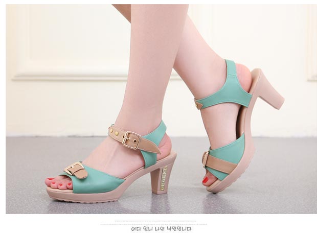 Mùa hè 2018 mới của phụ nữ sandal cao gót dày với đế dày thời trang không thấm nước thoải mái cỡ lớn 42 giày nữ giày vascara
