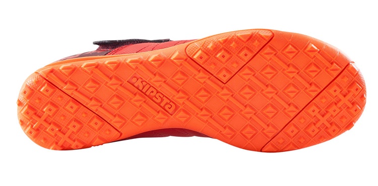 Thiếu niên Decathlon bị gãy móng tay với giày bóng đá dính ma thuật giày the thao năm 2021