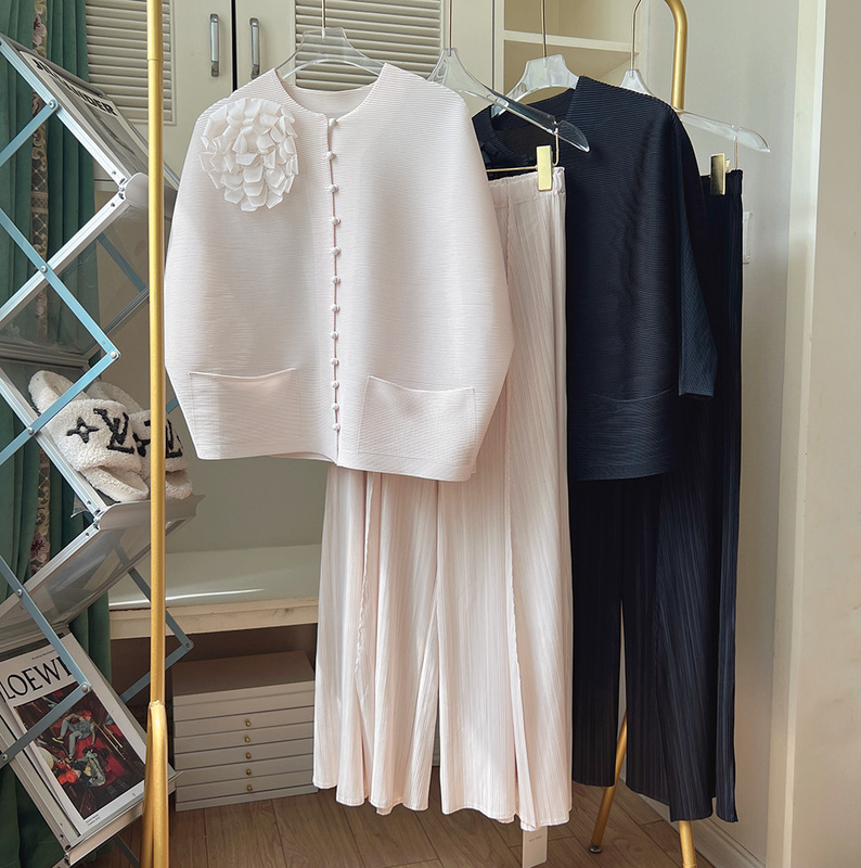 Spring and Summer New Chinese-Style Three-Dimensional Floral Pleated Slimming Batwing Sleeve Sun-Protective Loose Jacket + Wide-Leg Pants