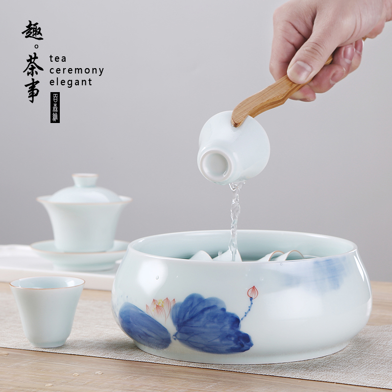 A large blue and white lotus tea to wash to the writing brush washer from household ceramic tea set accessories for wash cup tea king water jar water washing