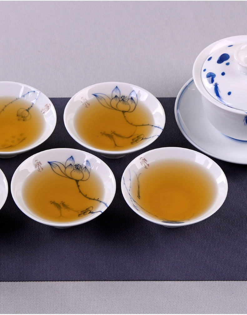 Blue and white hand draw thin foetus hat to small single cups of tea light cup ceramic tea set kung fu master sample tea cup large cup