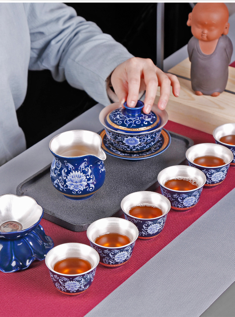 Kung fu tea cup only three silver tureen coppering. As Kung fu tea bowl of Chinese blue and white, a single large ceramic tea set manually