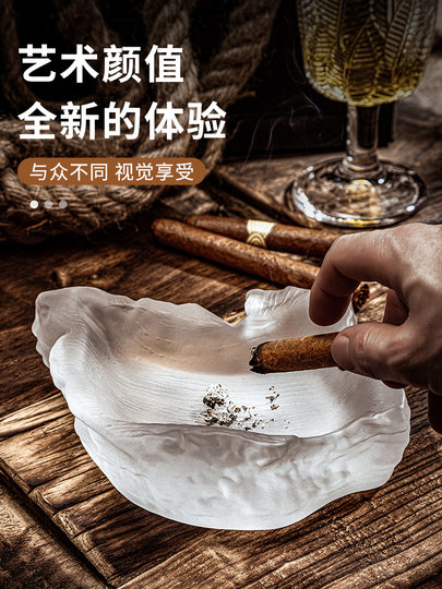 Large Ashtray with a High-End Feel, Special for Cigars, Creative Home Use in the Living Room, Thickened Crystal Glass Ashtray for Tea Table