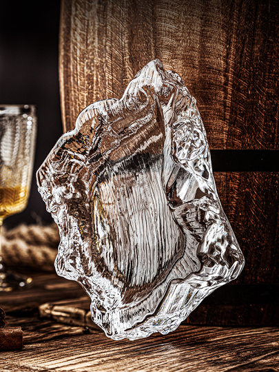 Large Ashtray with a High-End Feel, Special for Cigars, Creative Home Use in the Living Room, Thickened Crystal Glass Ashtray for Tea Table