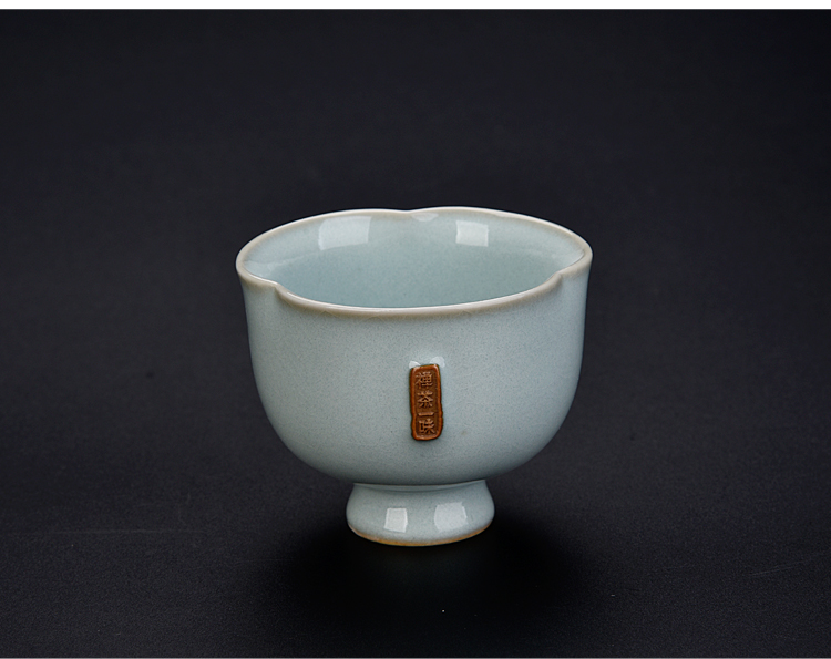 Ancient sheng up new name plum flower petals, jingdezhen up all hand master your up tea cup single cup tea bowl