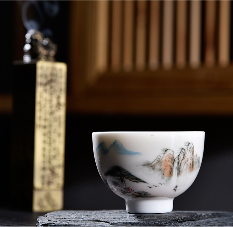 Ancient sheng up new gift boxes, hand - made scenery sample tea cup dehua white porcelain personal single CPU suet jade cup by hand