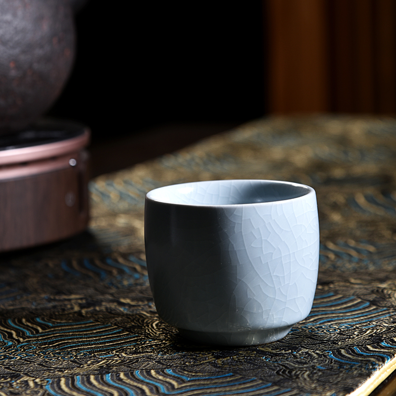 The ancient master sheng up porcelain cup single cup small ceramic cups gift boxes to open The slice your up can raise hand undressed ore celadon