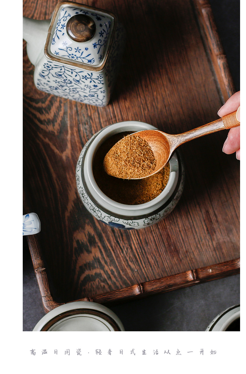 A Japanese with cover ceramic creative household sugar pot seasoning sauce bottles A salt shaker