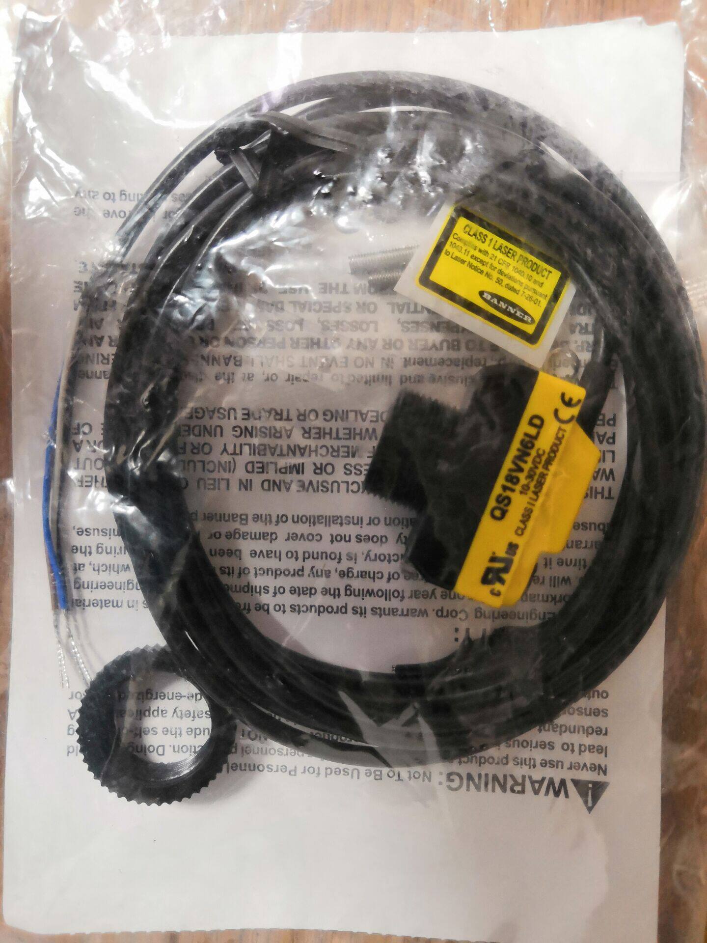 BANNER laser sensor QS18VN6LD new original