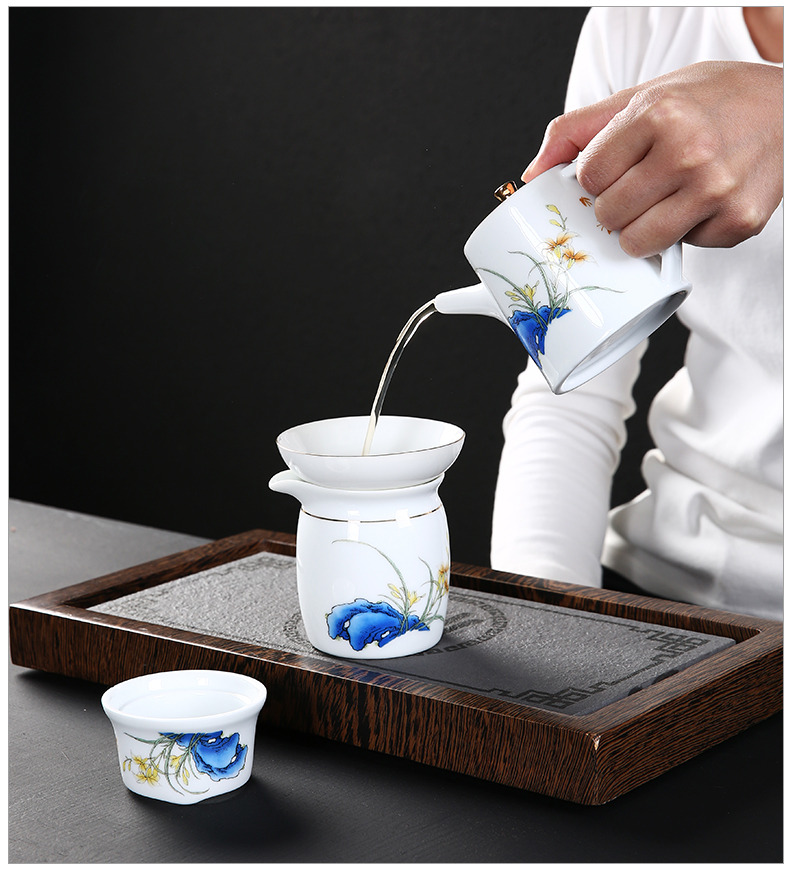 Kung fu tea set suit household contracted high - end gifts of a complete set of ceramic gifts tureen teapot teacup gift box