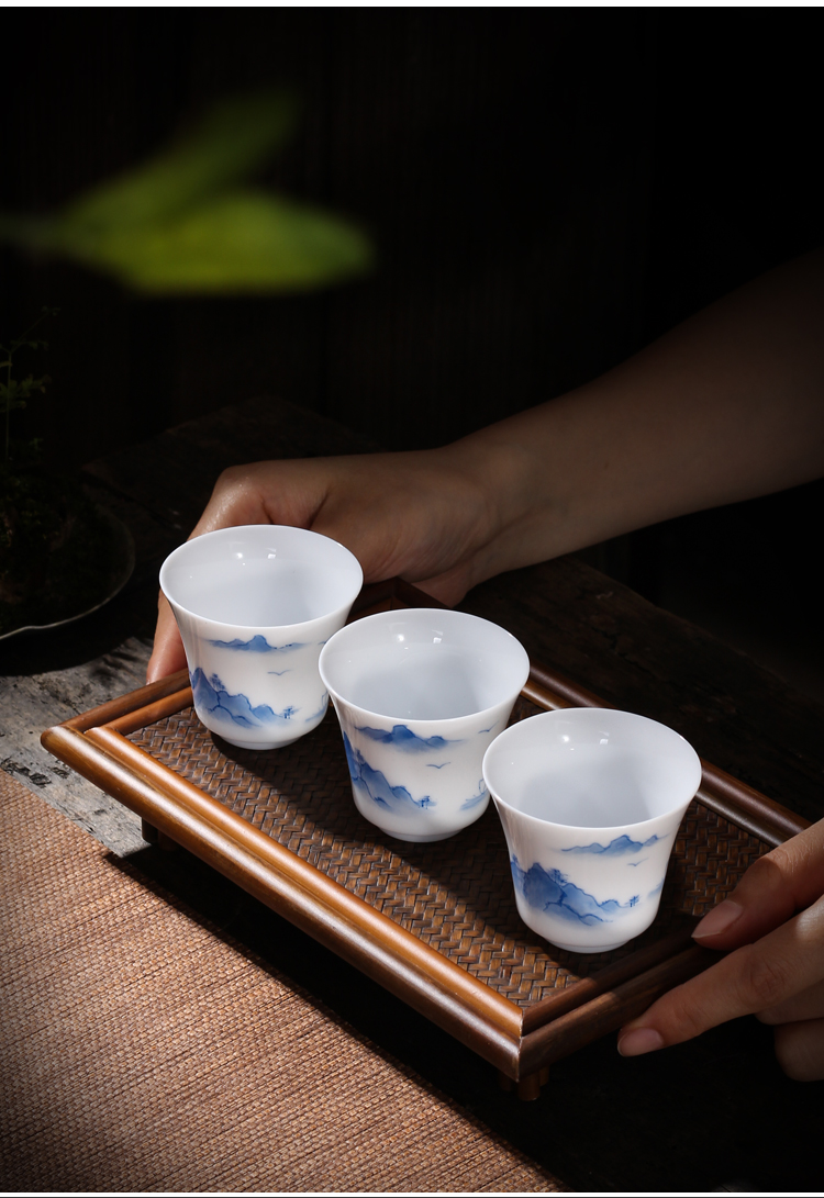 Hand - made teacup thin body white porcelain ceramic masters cup sample tea cup blue and white porcelain tea light household kung fu tea set