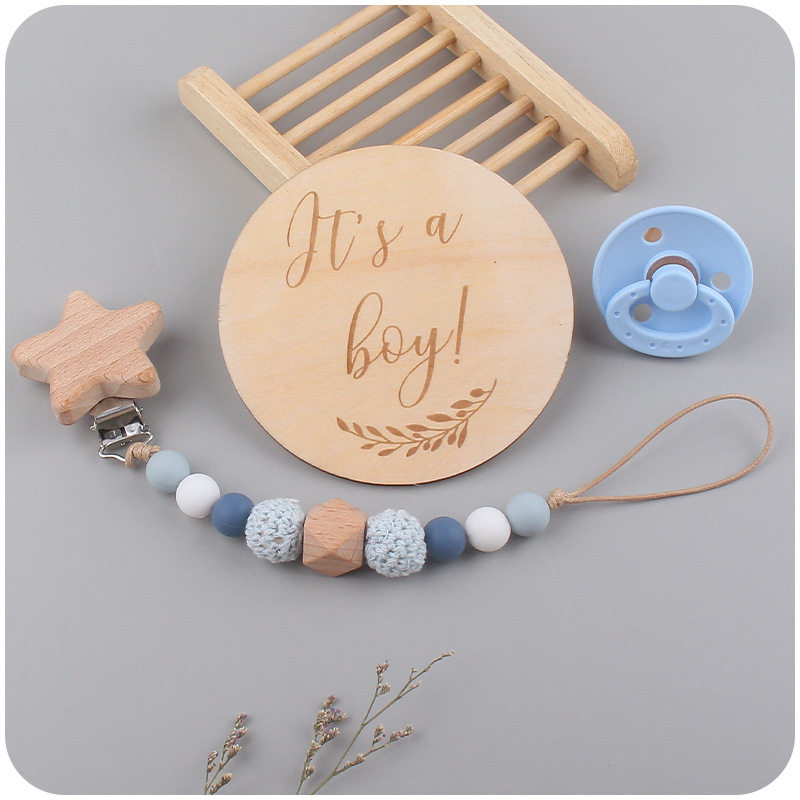 Infant supplies wooden milestone card baby creative cartoon star beech clip anti-drop chain three-piece set