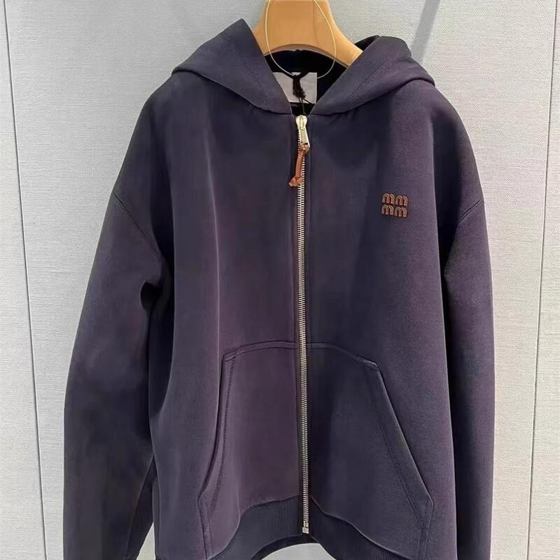 Fiona Haute Couture 2024 Autumn New Letter Embroidered Leather Logo Zipper Knitted Hooded Jacket for Women Fiona Haute Couture 2024 Autumn New Letter Embroidered Leather Logo Zipper Knitted Hooded Jacket for Women