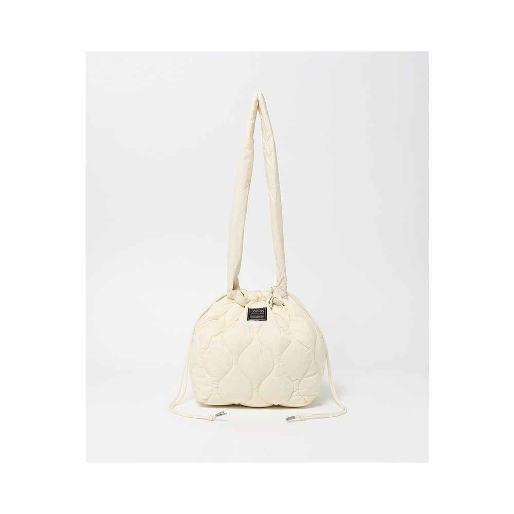 PVC羽绒包的秘密：轻便与耐用的完美结合