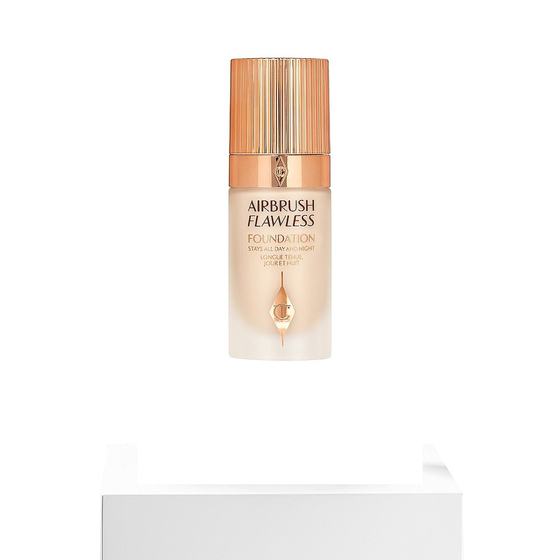 홍콩 다이렉트 메일 CHARLOTTETILBURY 샬롯CT 라이트 앤 무결점 리퀴드 파운데이션 30ml#2N