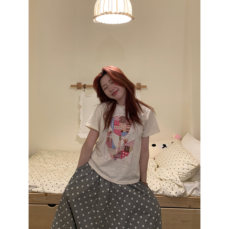 Muzi Sheep Patchwork Creative Print Original Straight Shoulder Short Sleeve T-Shirt for Women, Summer Slightly Loose Slimming Top Trendy Muzi Sheep Patchwork Creative Print Original Straight Shoulder Short Sleeve T-Shirt for Women, Summer Slightly Loose Slimming Top Trendy