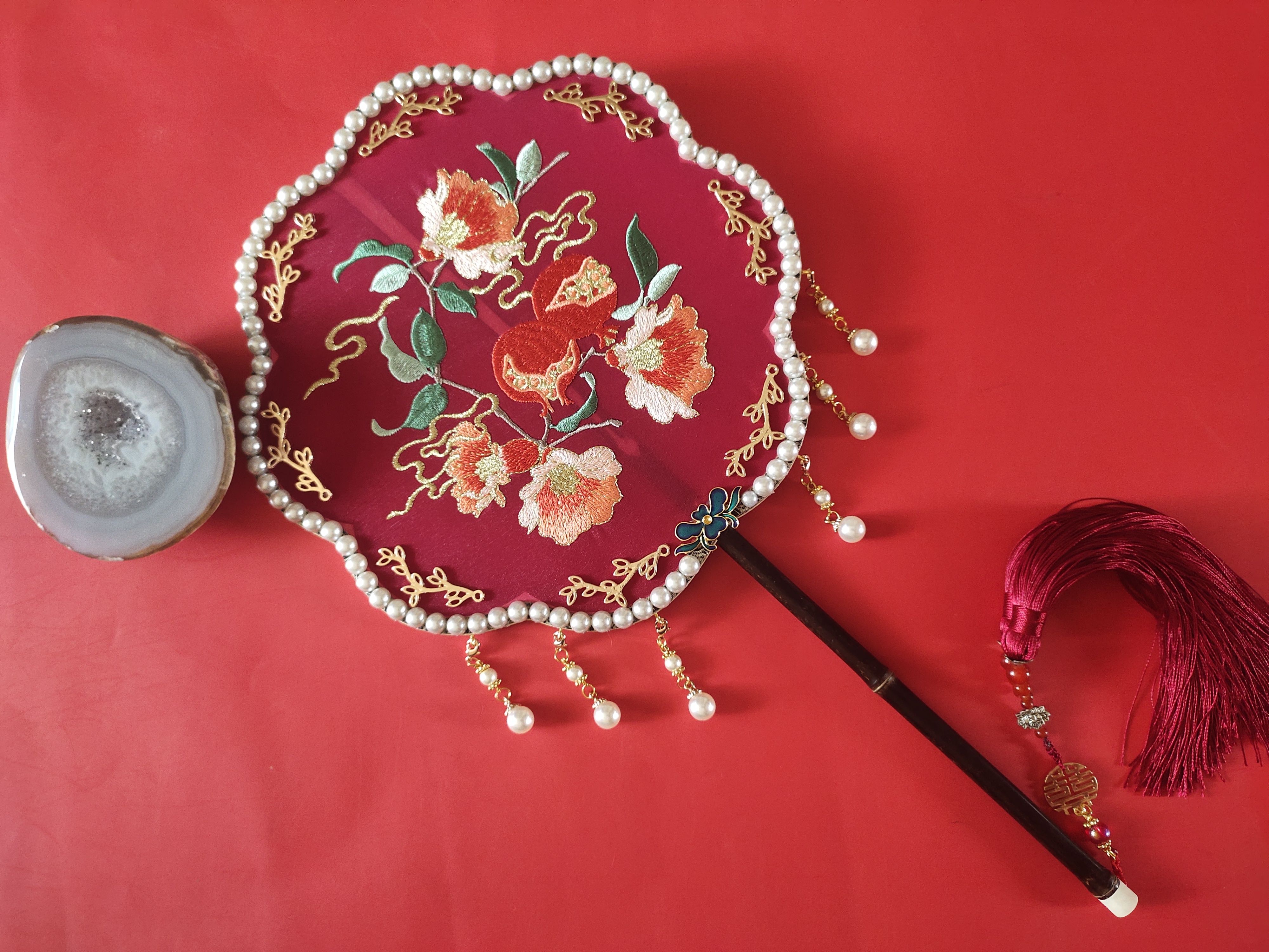 Love like the tide - Pomegranate flowers bloom wedding fan fan photography gifts ancient new version of marriage festivity customization