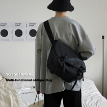 Attitude trend large capacity Black multifunctional casual shoulder bag shoulder bag Korean version of ins retro Net red envelope men