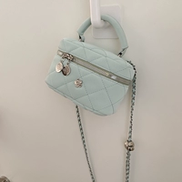 Большой, синий