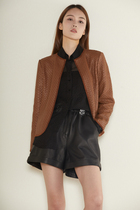 2022 New genuine leather short leather clothing fashion small sub-cotton parchment leather locomotive leather jacket jacket female autumn