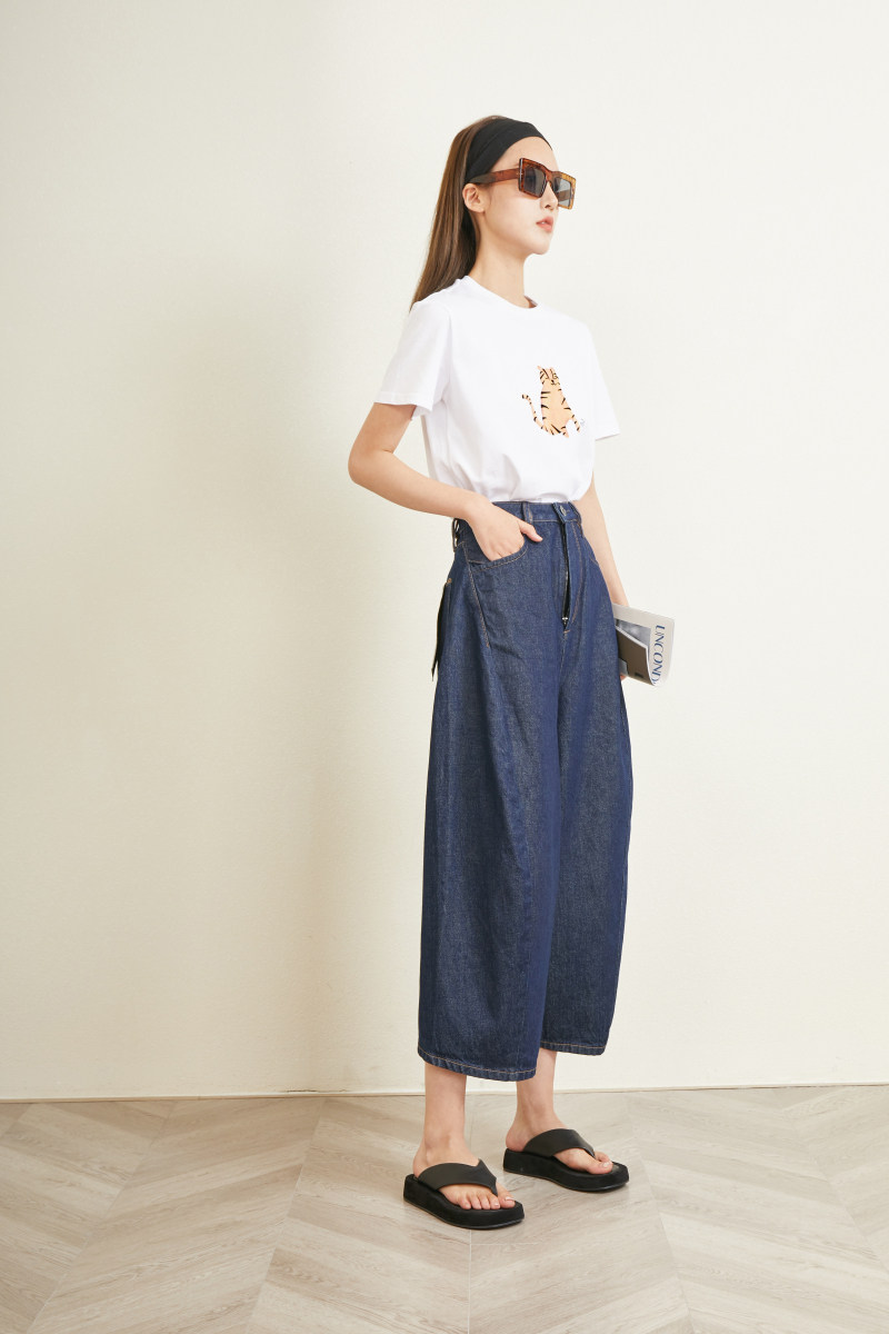 Design sensibility French tiger head short sleeve t shirt 2023 white tiger loose cotton relaxed leisure tops