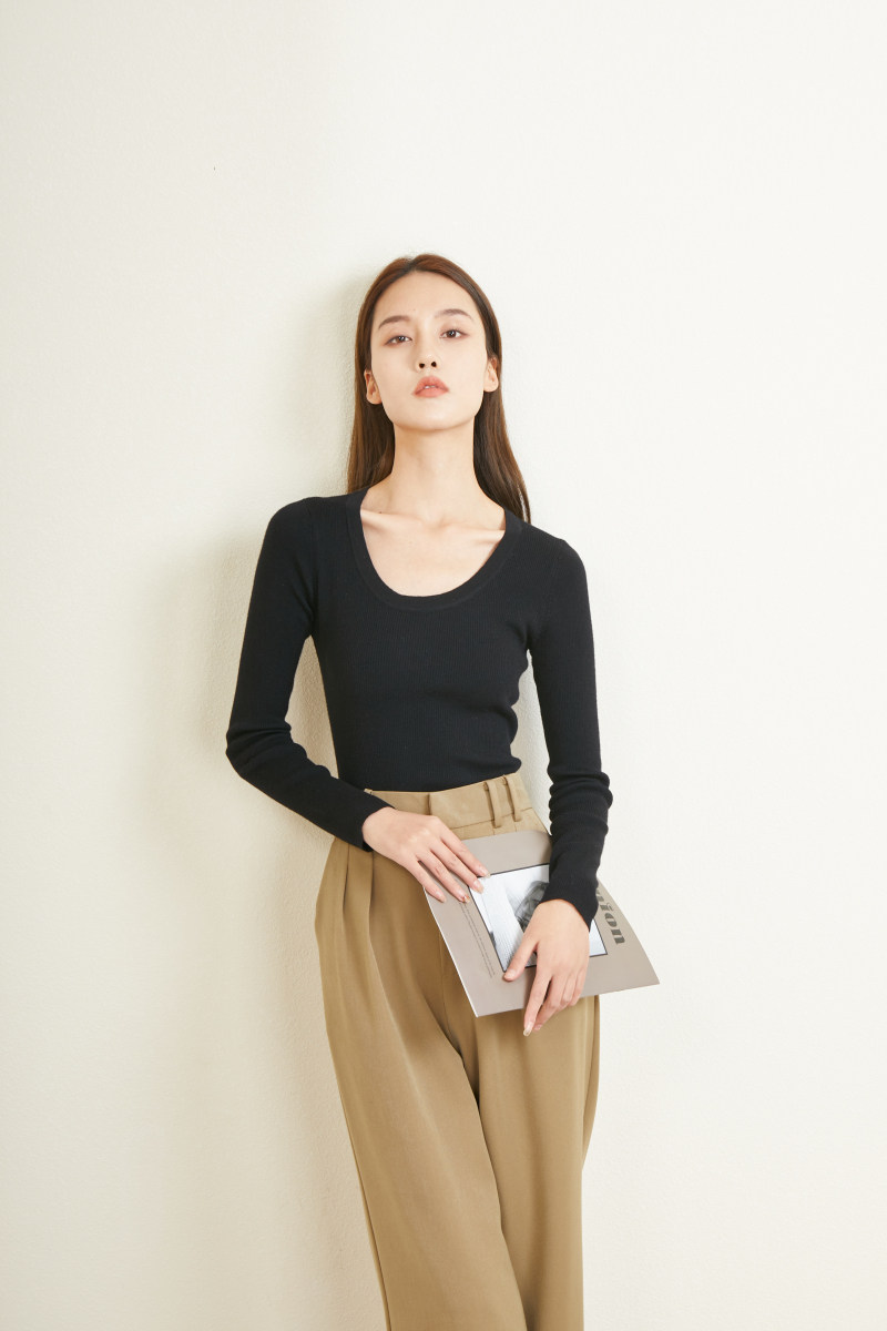 Lock - bone French soup spoon knitted sweater 2023 summer with a shirt in thin clothes