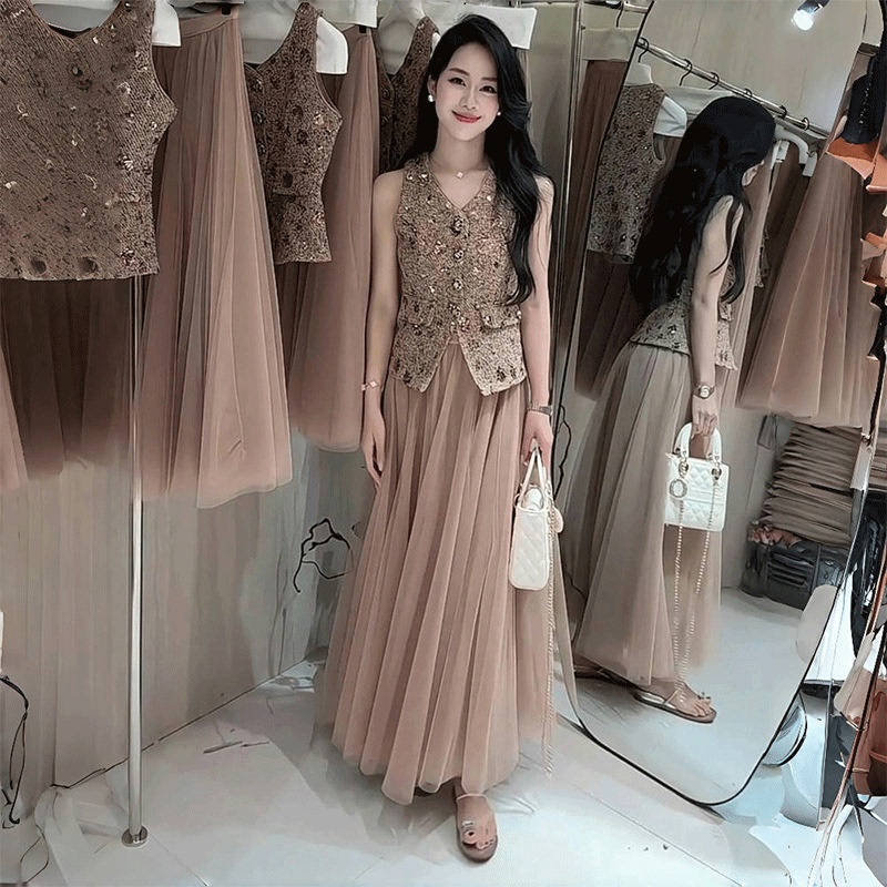 2026 Summer Heavy Craft Luxury Style Sleeveless Sequin Top Vest + Mesh Skirt Set for Women