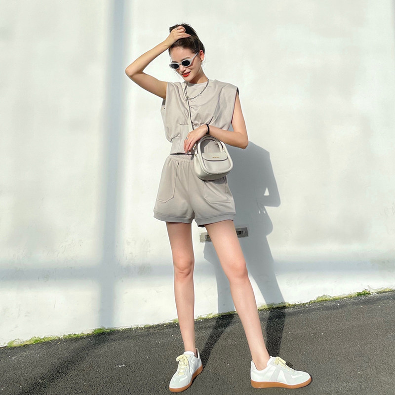 2021 net red foreign style retro Hong Kong style chic fried street age reduction fashion casual sports shorts two-piece suit female summer