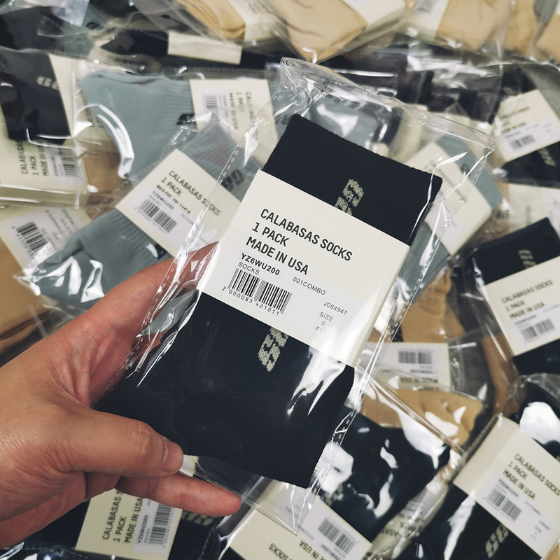 Yeezy Season Calabasas Socks Kanye Kanye Earth Color High Street Men's and Women's Sports Cotton Socks Trend