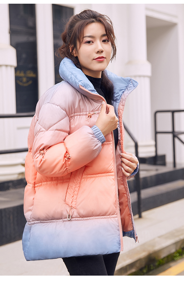 波司登旗下 冰洁 女士渐变色短款时尚羽绒服 90%含绒量 图3