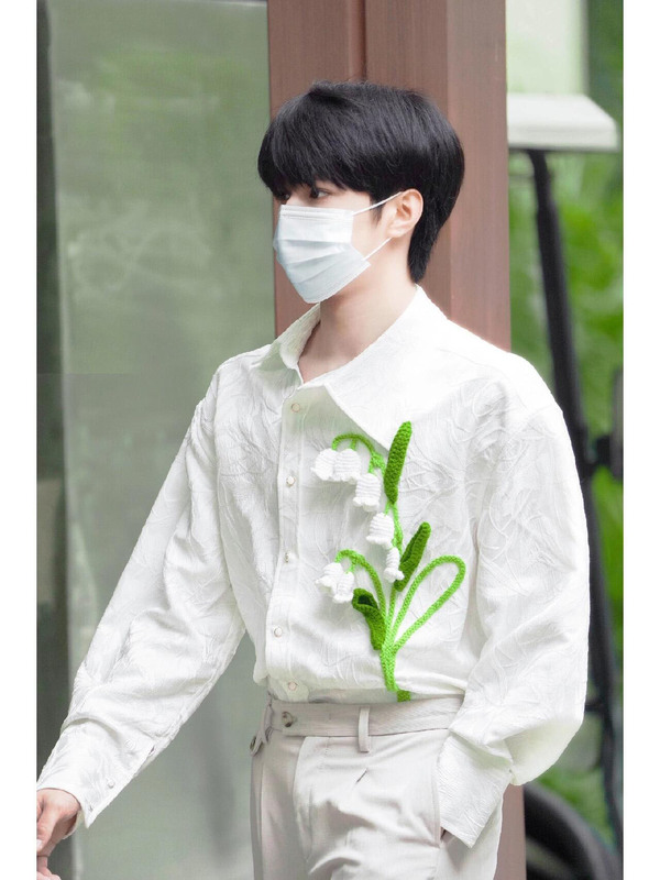 Liu Yaowen's Same Style Knitted Three-Dimensional Flower Shirt, High-Quality Long-Sleeved Collared Top, Versatile for Both Men and Women, Korean Style Trendy Brand