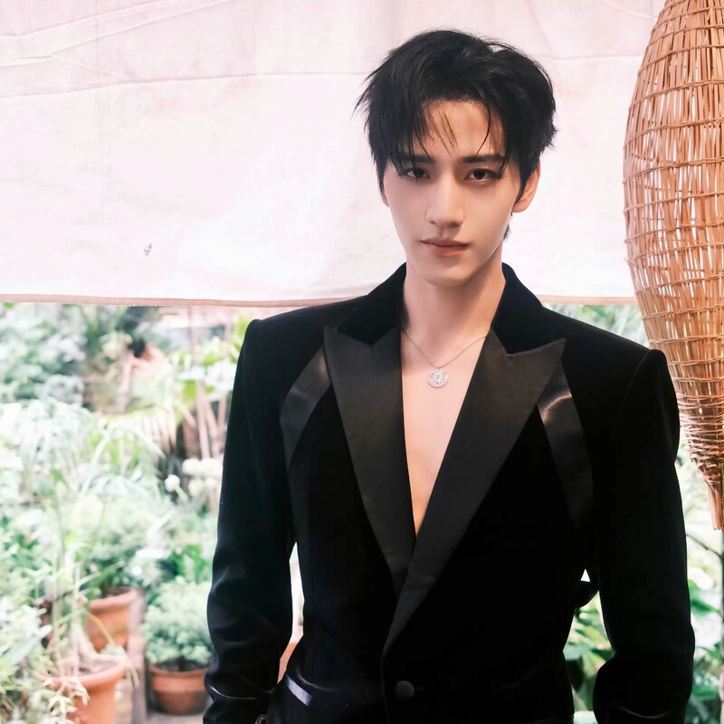 Wang Hongyi Celebrity-Style Black Notch Lapel Velvet Ribbon Suit for Men, Fashionable Banquet High-End Suit Set