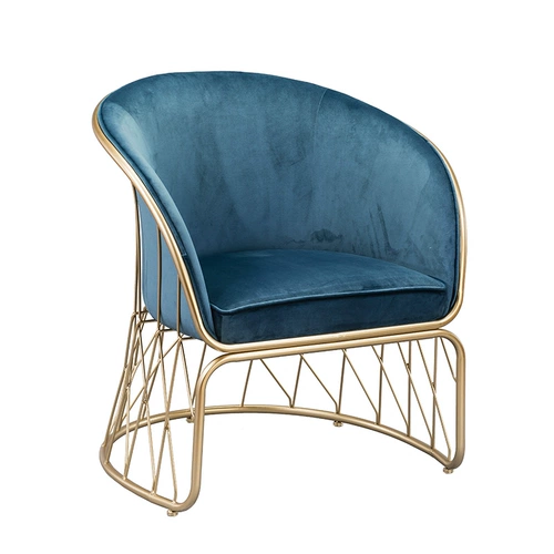 Легкий роскошный железный диван диван искусство в скандинавском магазине для женской одежды для северных ногтей.